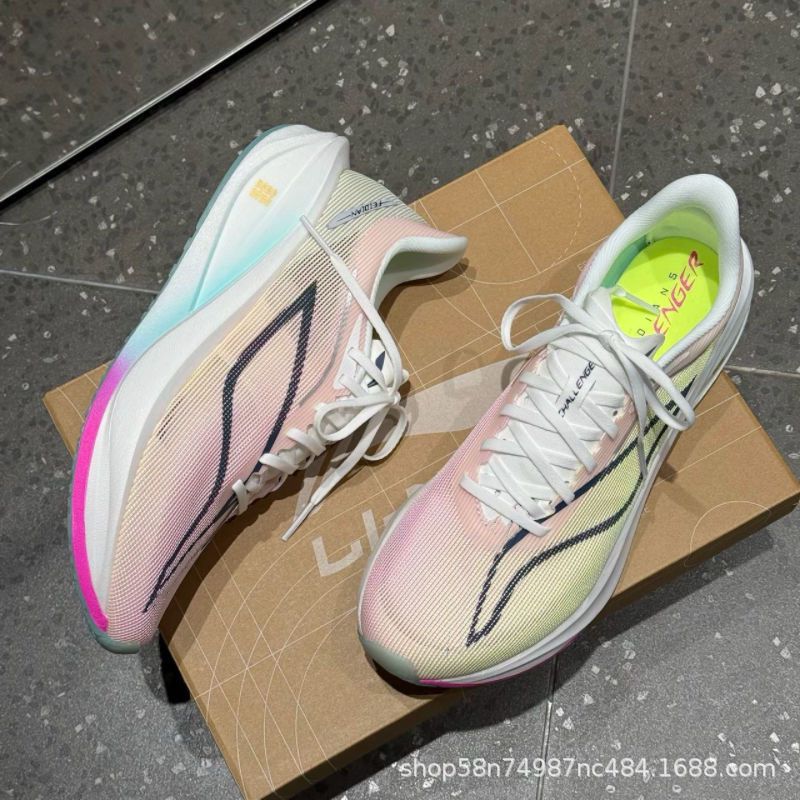 Nuevos zapatos deportivos ultr - Sneaker Career reseña y precio